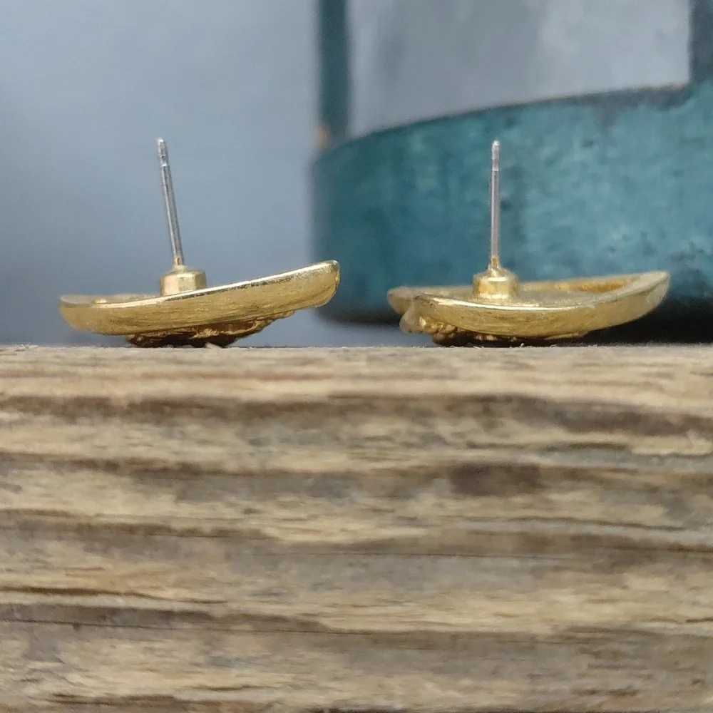 Vintage Gold Tone Avon Zodiac Post Earrings - Picture 4 of 4